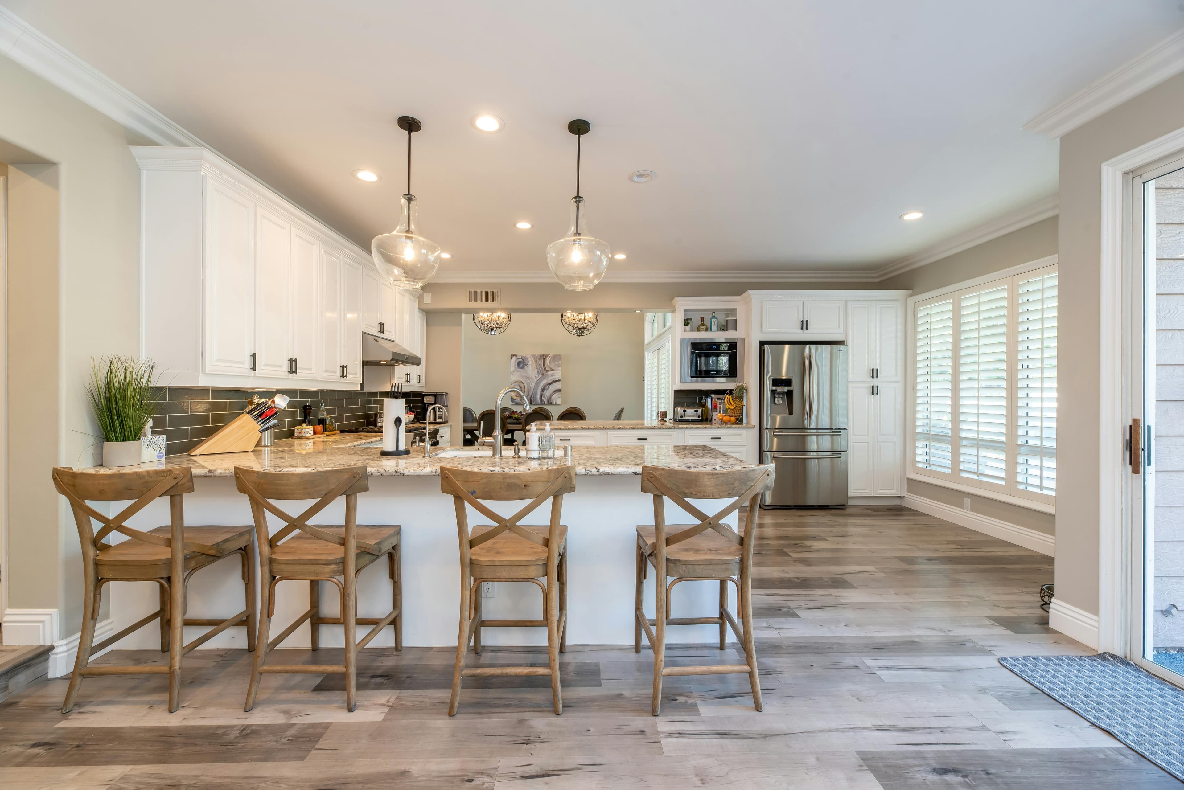 A serene single-family home with a private garden, well-ventilated rooms, and a calm environment. Ideal for small families or retirees seeking comfort and tranquility.